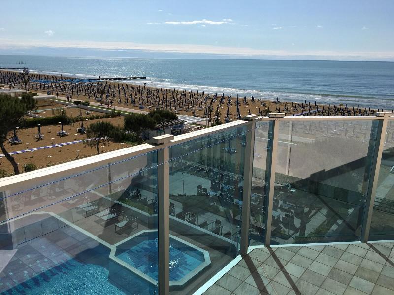 Hotel La Bussola Lido di Jesolo Zewnętrze zdjęcie