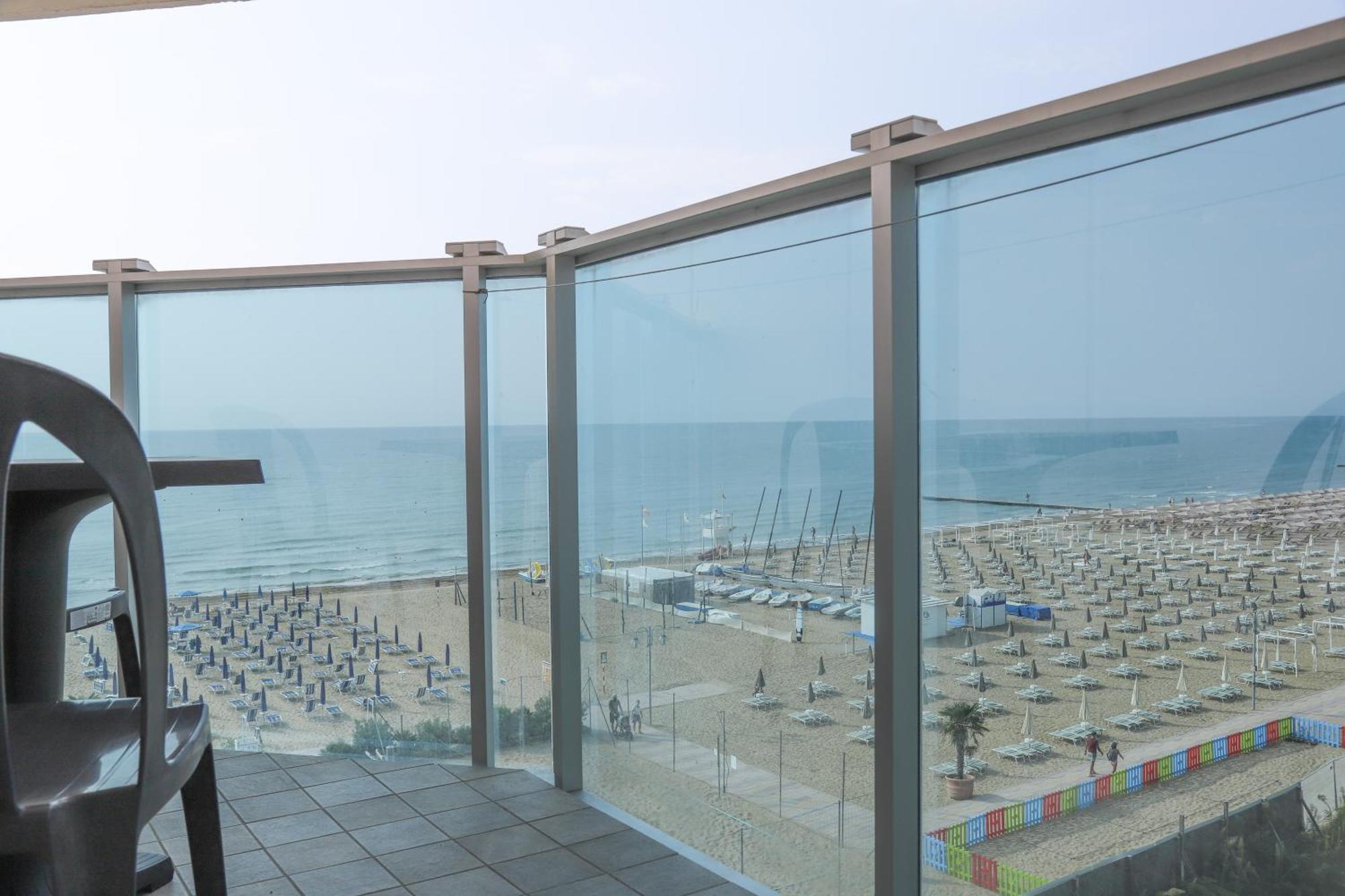 Hotel La Bussola Lido di Jesolo Zewnętrze zdjęcie