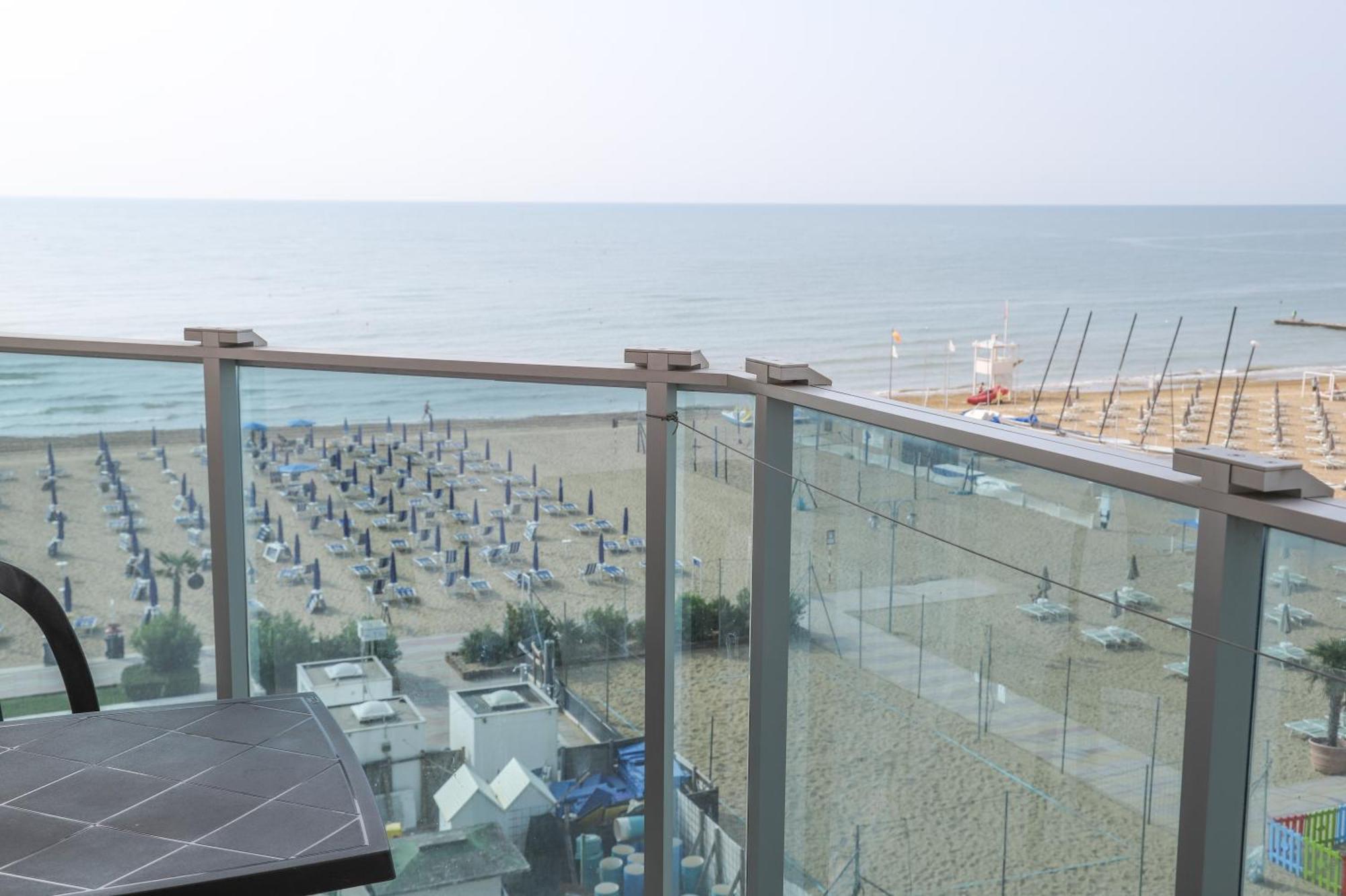 Hotel La Bussola Lido di Jesolo Zewnętrze zdjęcie