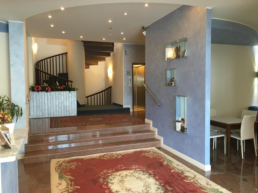Hotel La Bussola Lido di Jesolo Zewnętrze zdjęcie